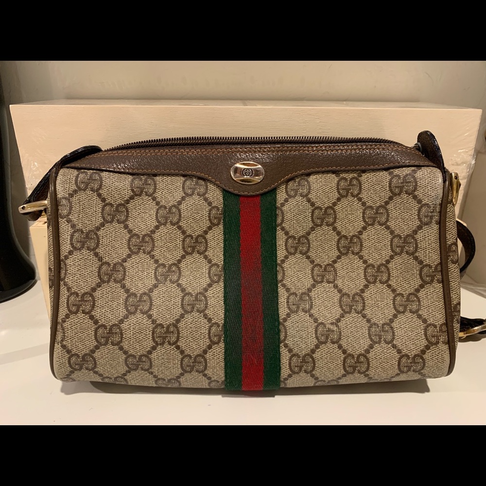 Gucci cross body bag